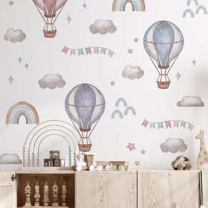 GLOBOS AEROSTÁTICOS CON ARCOÍRIS Y NUBES